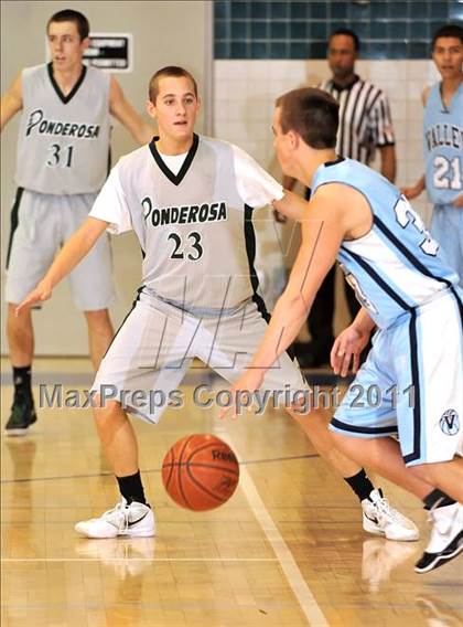 Thumbnail 2 in Ponderosa vs. Santa Ana Valley (MaxPreps Holiday Classic) photogallery.