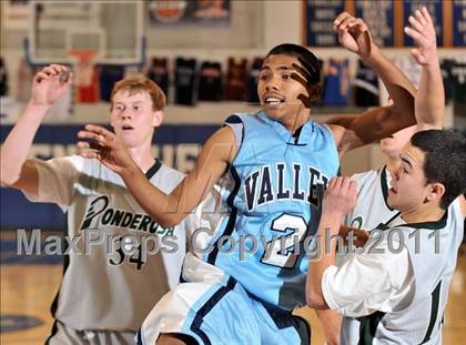 Thumbnail 1 in Ponderosa vs. Santa Ana Valley (MaxPreps Holiday Classic) photogallery.