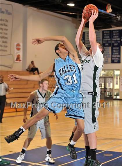 Thumbnail 3 in Ponderosa vs. Santa Ana Valley (MaxPreps Holiday Classic) photogallery.