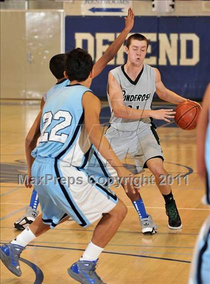 Thumbnail 2 in Ponderosa vs. Santa Ana Valley (MaxPreps Holiday Classic) photogallery.