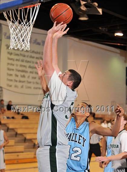 Thumbnail 2 in Ponderosa vs. Santa Ana Valley (MaxPreps Holiday Classic) photogallery.