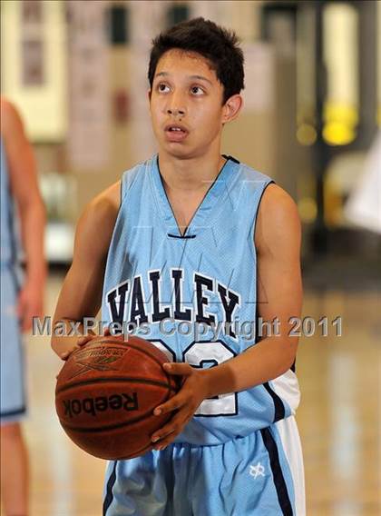 Thumbnail 1 in Ponderosa vs. Santa Ana Valley (MaxPreps Holiday Classic) photogallery.