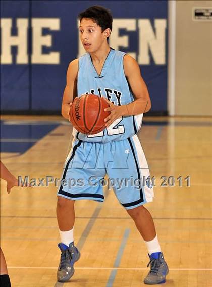 Thumbnail 1 in Ponderosa vs. Santa Ana Valley (MaxPreps Holiday Classic) photogallery.