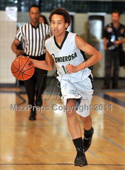 Thumbnail 1 in Ponderosa vs. Santa Ana Valley (MaxPreps Holiday Classic) photogallery.