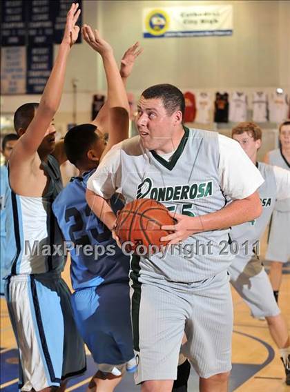 Thumbnail 1 in Ponderosa vs. Santa Ana Valley (MaxPreps Holiday Classic) photogallery.