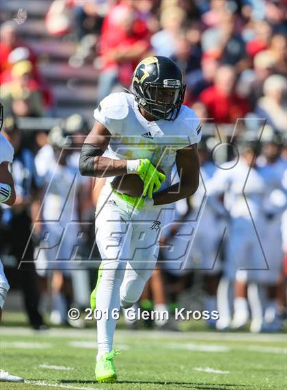 Thumbnail 1 in Paramus Catholic @ Bergen Catholic photogallery.