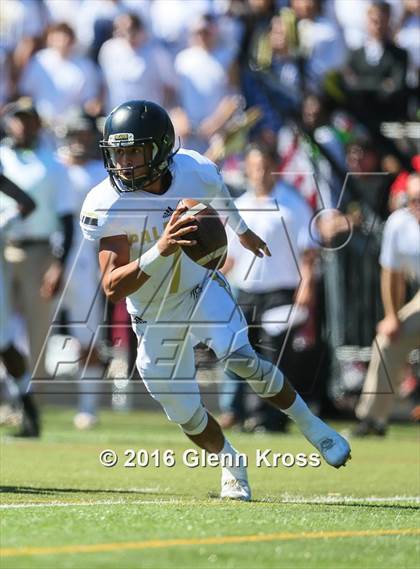 Thumbnail 2 in Paramus Catholic @ Bergen Catholic photogallery.