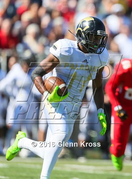 Thumbnail 2 in Paramus Catholic @ Bergen Catholic photogallery.