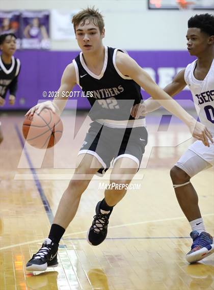 Thumbnail 1 in Pickerington North vs Pickerington Central photogallery.
