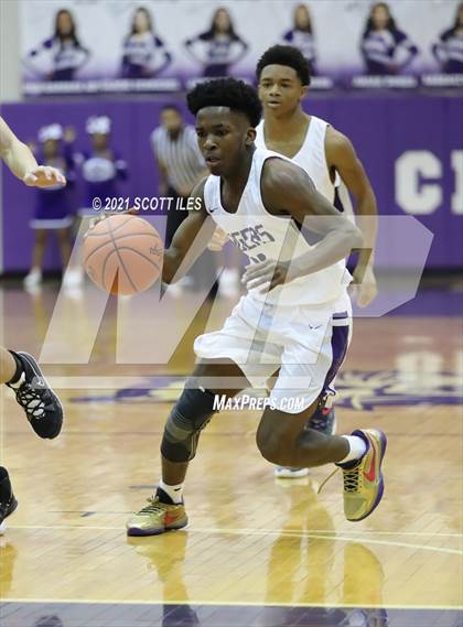 Thumbnail 3 in Pickerington North vs Pickerington Central photogallery.