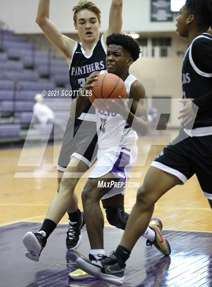 Thumbnail 2 in Pickerington North vs Pickerington Central photogallery.