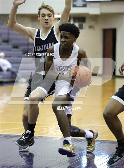 Thumbnail 1 in Pickerington North vs Pickerington Central photogallery.