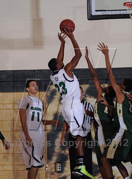 Thumbnail 2 in Aurora Central vs. Overland photogallery.