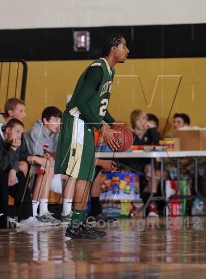 Thumbnail 1 in Aurora Central vs. Overland photogallery.