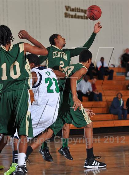 Thumbnail 2 in Aurora Central vs. Overland photogallery.