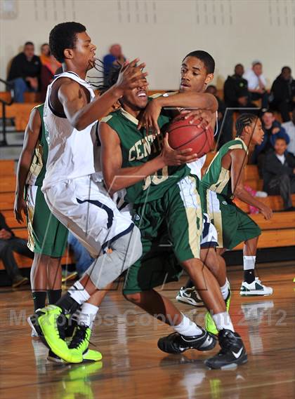 Thumbnail 1 in Aurora Central vs. Overland photogallery.