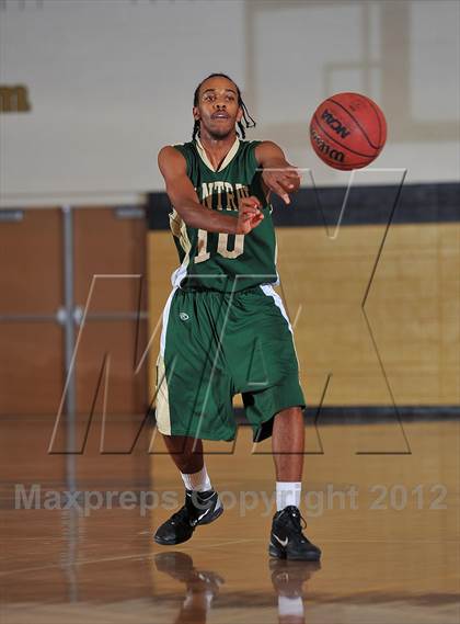 Thumbnail 1 in Aurora Central vs. Overland photogallery.