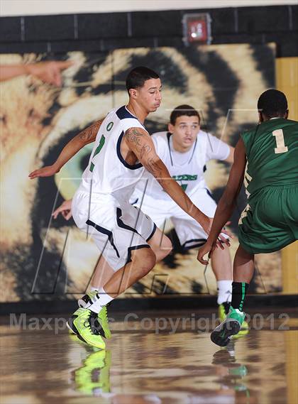 Thumbnail 1 in Aurora Central vs. Overland photogallery.