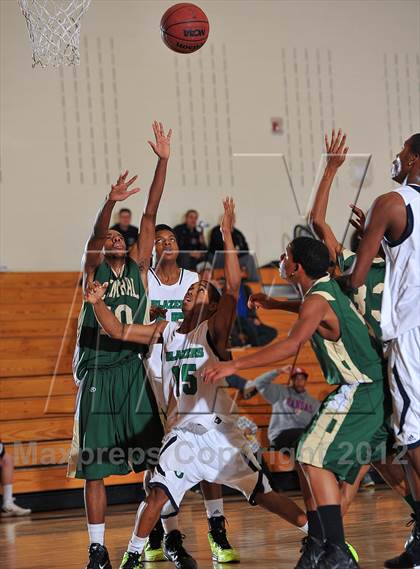 Thumbnail 3 in Aurora Central vs. Overland photogallery.