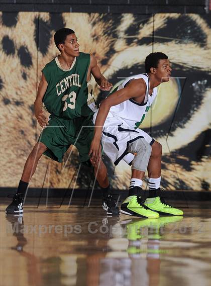 Thumbnail 3 in Aurora Central vs. Overland photogallery.