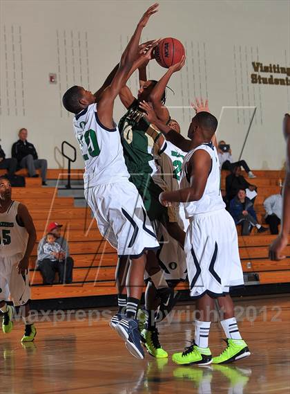Thumbnail 1 in Aurora Central vs. Overland photogallery.