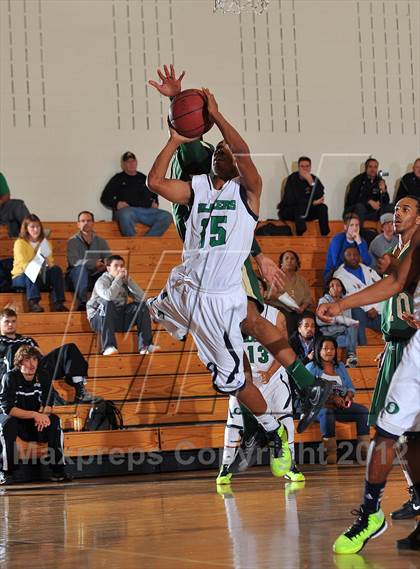 Thumbnail 1 in Aurora Central vs. Overland photogallery.