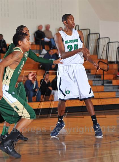 Thumbnail 3 in Aurora Central vs. Overland photogallery.