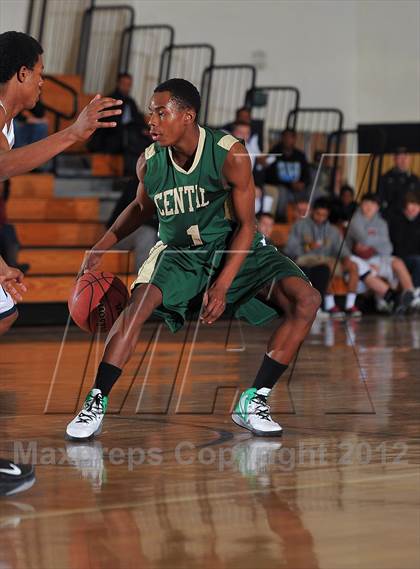 Thumbnail 1 in Aurora Central vs. Overland photogallery.
