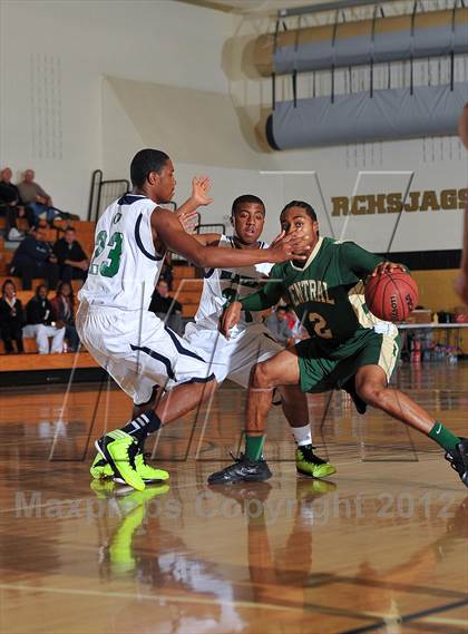 Thumbnail 3 in Aurora Central vs. Overland photogallery.
