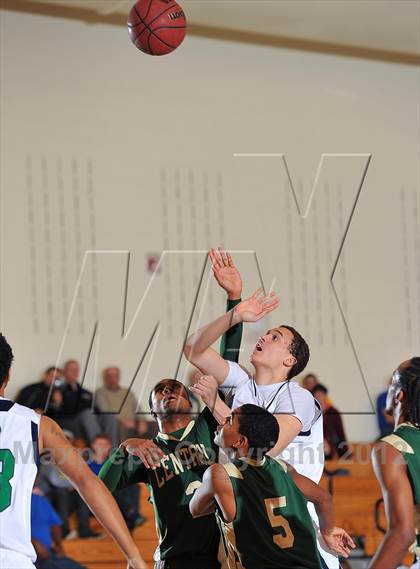 Thumbnail 1 in Aurora Central vs. Overland photogallery.