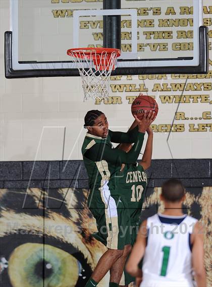 Thumbnail 1 in Aurora Central vs. Overland photogallery.