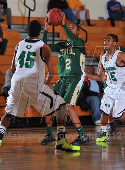 Thumbnail 2 in Aurora Central vs. Overland photogallery.