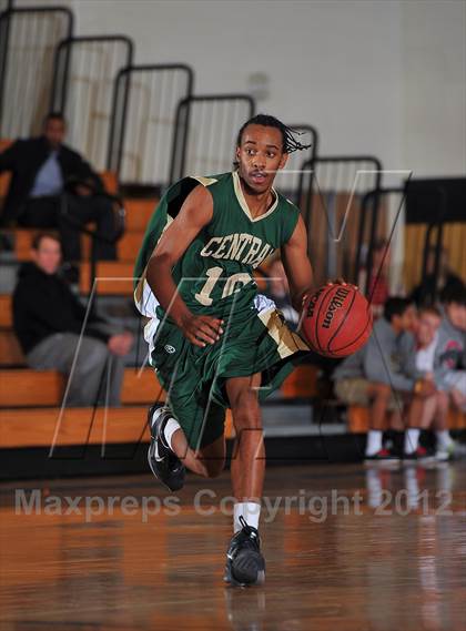 Thumbnail 3 in Aurora Central vs. Overland photogallery.