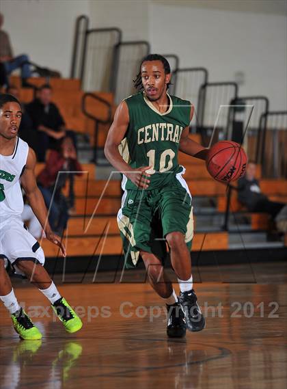 Thumbnail 1 in Aurora Central vs. Overland photogallery.