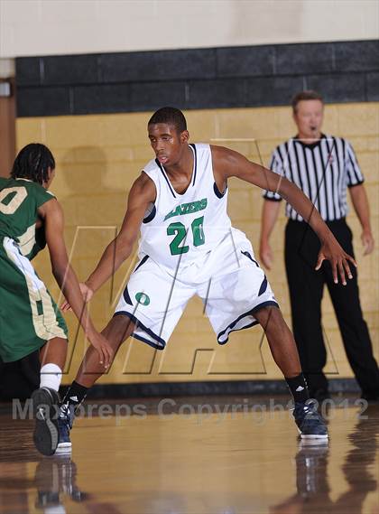 Thumbnail 2 in Aurora Central vs. Overland photogallery.