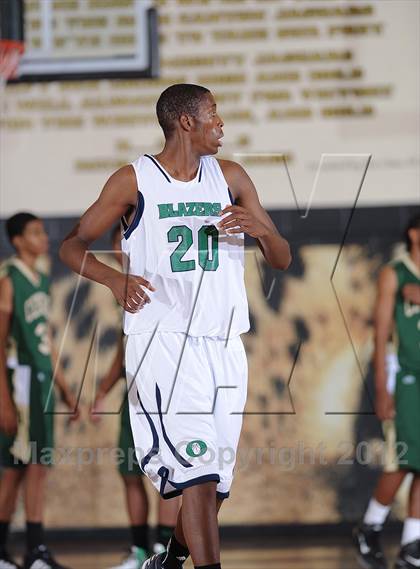 Thumbnail 1 in Aurora Central vs. Overland photogallery.