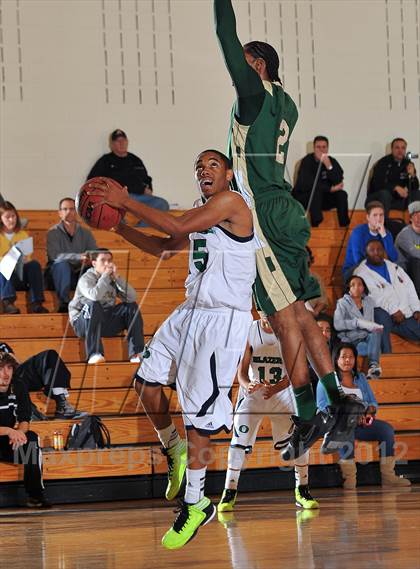 Thumbnail 3 in Aurora Central vs. Overland photogallery.