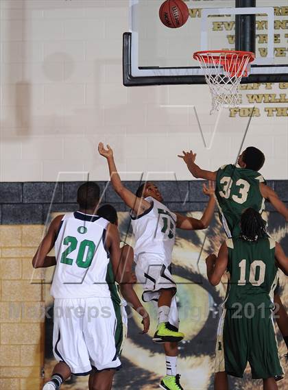 Thumbnail 3 in Aurora Central vs. Overland photogallery.