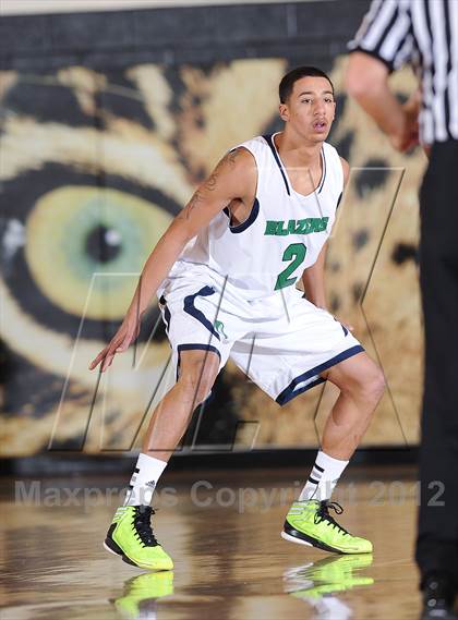 Thumbnail 1 in Aurora Central vs. Overland photogallery.