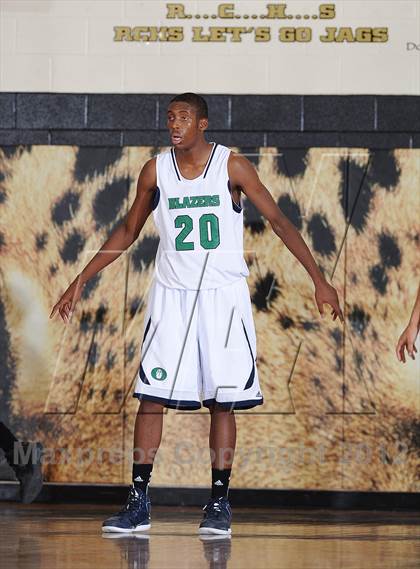 Thumbnail 1 in Aurora Central vs. Overland photogallery.