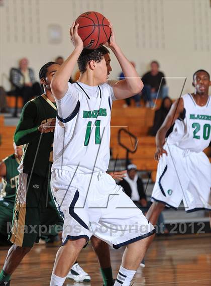 Thumbnail 3 in Aurora Central vs. Overland photogallery.