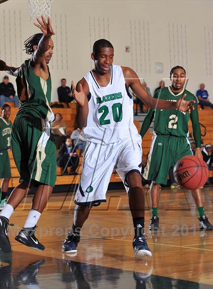 Thumbnail 1 in Aurora Central vs. Overland photogallery.