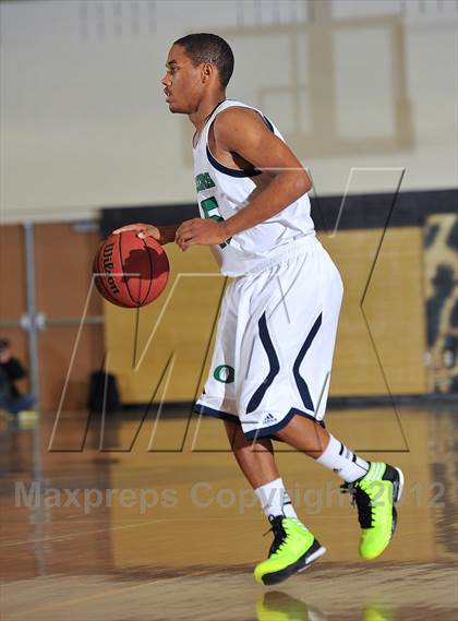 Thumbnail 1 in Aurora Central vs. Overland photogallery.