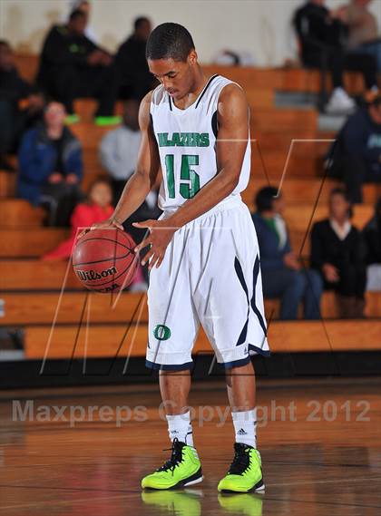 Thumbnail 1 in Aurora Central vs. Overland photogallery.