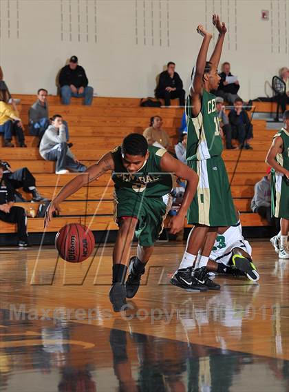 Thumbnail 2 in Aurora Central vs. Overland photogallery.