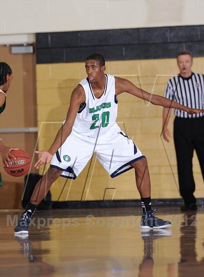 Thumbnail 1 in Aurora Central vs. Overland photogallery.
