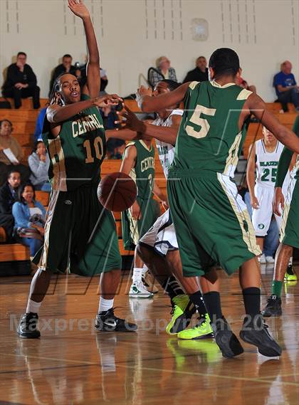 Thumbnail 1 in Aurora Central vs. Overland photogallery.