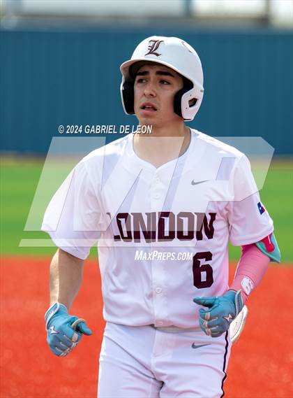 Thumbnail 3 in Lopez @ London (Port Isabel Tournament) photogallery.