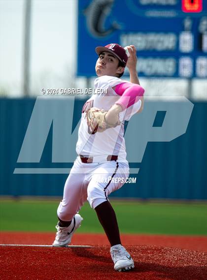 Thumbnail 2 in Lopez @ London (Port Isabel Tournament) photogallery.