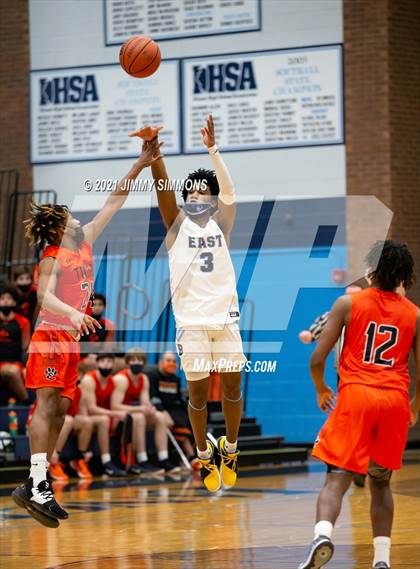 Thumbnail 1 in Edwardsville @ Belleville East photogallery.